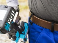 HAZET Akku-Schlagschrauber 700 Nm Vierkant 12,5mm 1/2 Zoll 3-teilig 9212-3 -Feintool Verkaufe 9212 3 23anwendung 23guertelclip 231