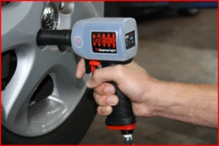 KS Tools 1/2" MiniMONSTER Xtremelight Hochleistungs-Druckluft-Schlagschrauber 1.390 Nm Mit Schutzhülle Und Geräusch-Reduzier-Schlauch - 515.1155 -Feintool Verkaufe kstools 515 1155 005