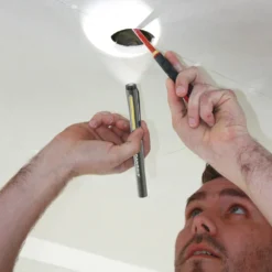 SCANGRIP WORK PEN 200 R Akku-LED-Stiftleuchte Mit Spotlicht Oben - 03.5127 -Feintool Verkaufe scangrip 03 5127 work pen 200 r 005