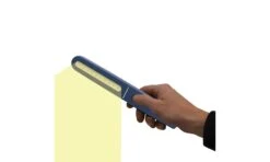 SCANGRIP STICK LITE M SMD LED Akku Arbeitsleuchte Akkulampe Magnet 03.5639 Jetzt 03.5666 -Feintool Verkaufe stick lite m in hand with lights on